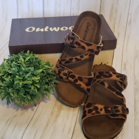 Stylish Leopard print footbed slide sandals - Picture 8 of 8